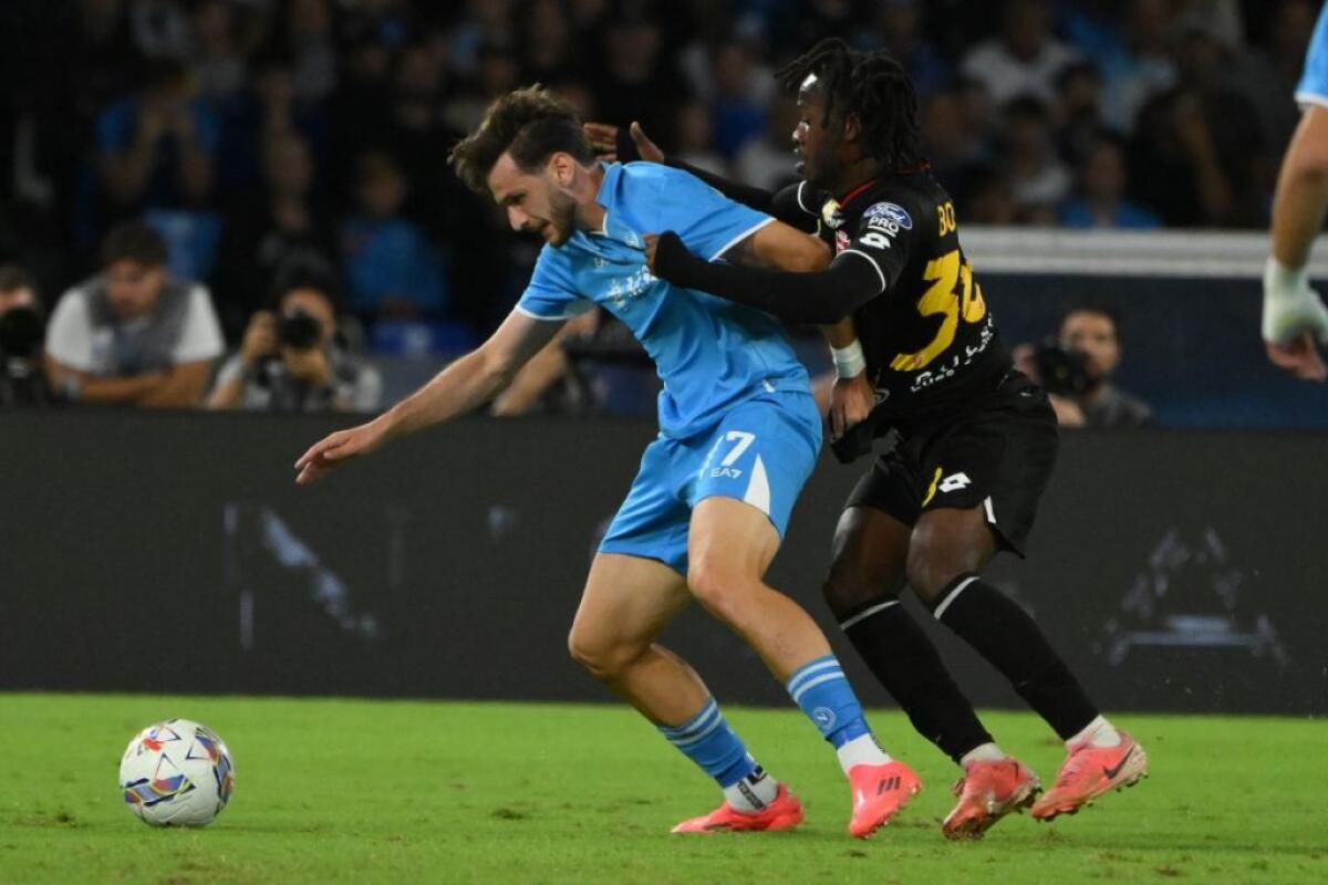 Il Napoli batte 2-0 il Monza e vola in testa - 