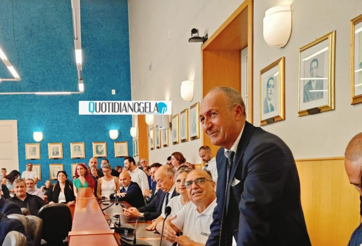 "Perché i cittadini devono pagare per non avere acqua?", Biundo: "In 20 anni cosa ha fatto Caltaqua?" - Biundo in consiglio