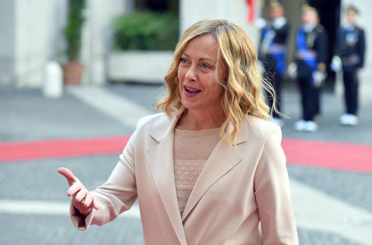 Ucraina, Meloni al forum di Cernobbio incontra Zelensky “è andata bene” - 