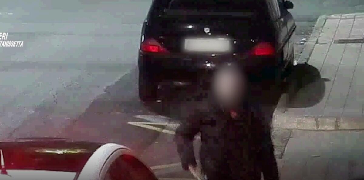 Traffico di droga, Di Gennaro non parla davanti al gip: Peritore respinge le accuse - 