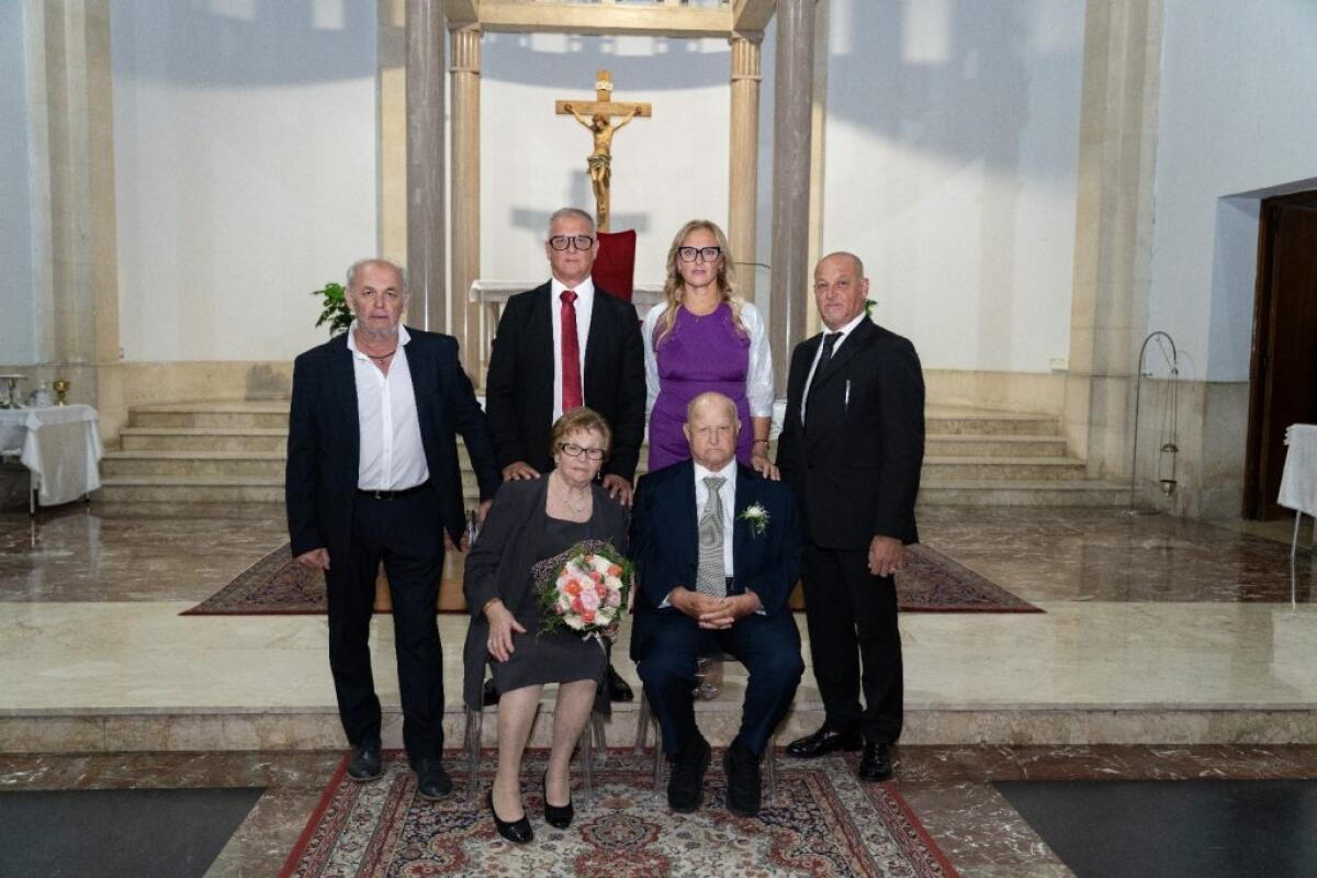 Sessant'anni insieme, Francesco e Carmela hanno festeggiato insieme a tutta la famiglia - 