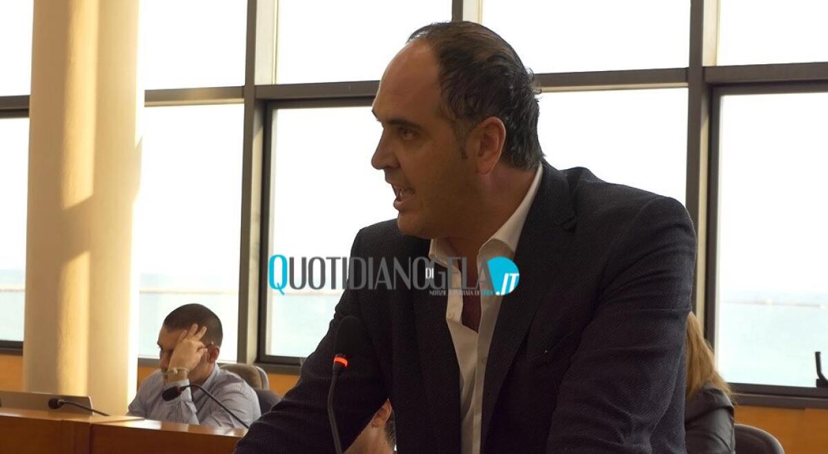 "Ghelas e giunta? I nomi non mi appassionano", Sincero: "Tutelare i lavoratori della municipalizzata" - Il consigliere civico Davide Sincero