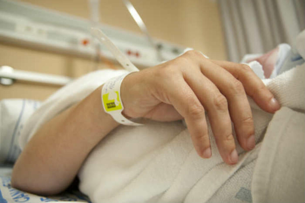 Sottraeva denaro alla donna che assisteva, collaboratrice domestica condannata - 