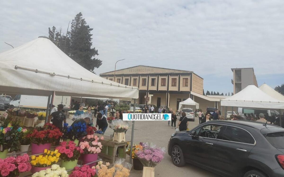 Ponte dei morti: da questa mattina grande folla nei cimiteri gelesi - 