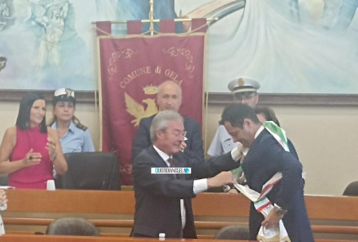 "Da Di Stefano accuse puerili", Greco: "Cerca di coprire l'aumento dei loro stipendi" - Greco durante l'insediamento di Di Stefano