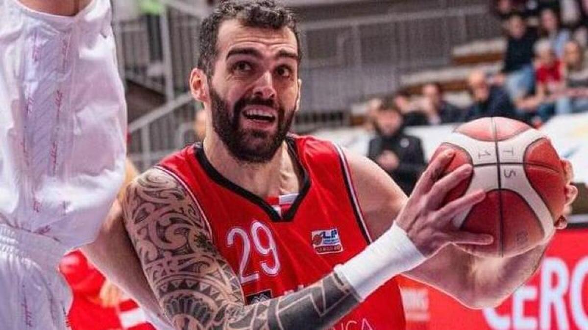 Il gelese Pellegrino ritorna nel massimo campionato di basket, aggregato al roster di Treviso - 