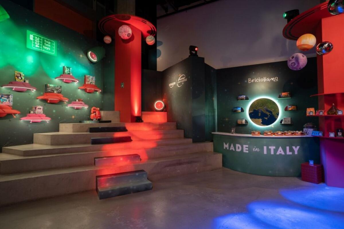 Apre a Milano il nuovo spazio immersivo Amazon Black Friday Universe - 