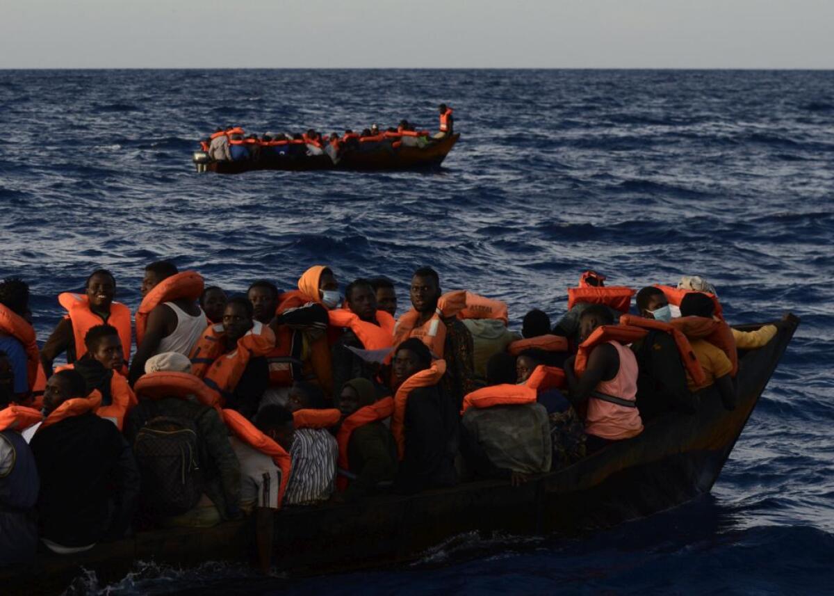 Immigrazione clandestina, fermati a Catania 4 scafisti sudanesi - 