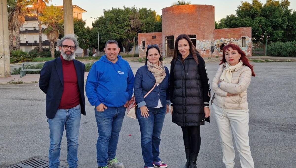 Commissione nei quartieri, sopralluogo a Cantina Sociale: "Pericoli da auto in piazza Masaccio" - I consiglieri insieme a Ciscardi