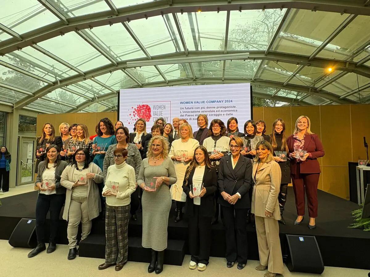 Intesa Sanpaolo, un miliardo di euro per l’imprenditoria femminile - 