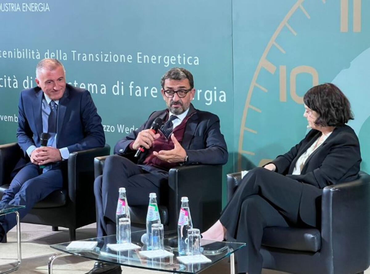 Transizione energetica, investimenti per 230 mld al 2030 in Italia - 