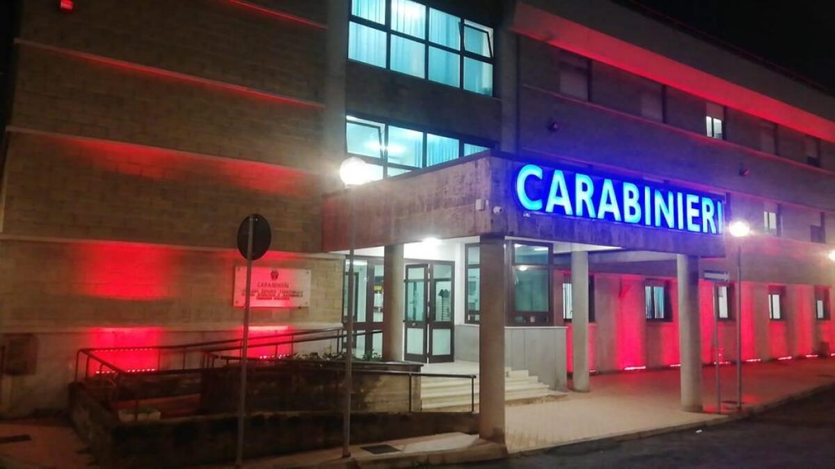L'impegno dell'Arma dei carabinieri contro la violenza sulle donne, convegno e caserma illuminata - 