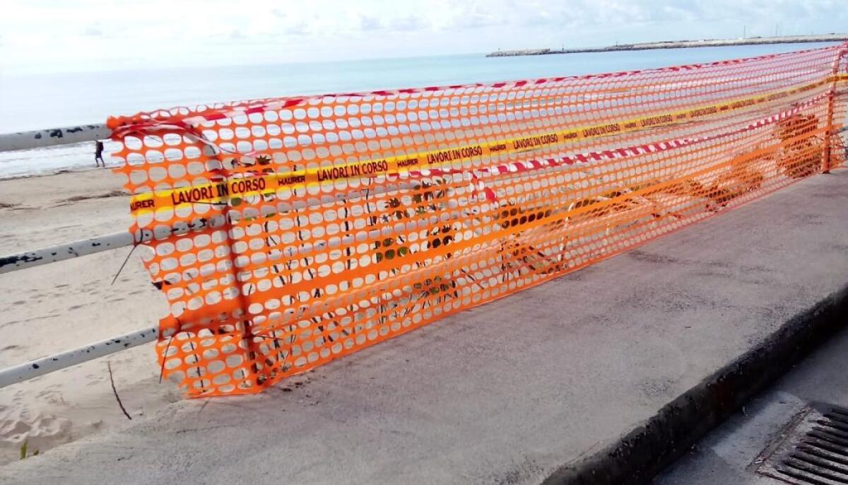 Parapetti lungomare, la parte ceduta è stata messa in sicurezza -