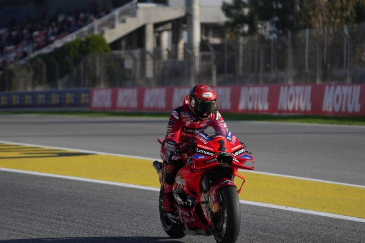 Bagnaia vince Sprint Barcellona, Mondiale si decide domani - 