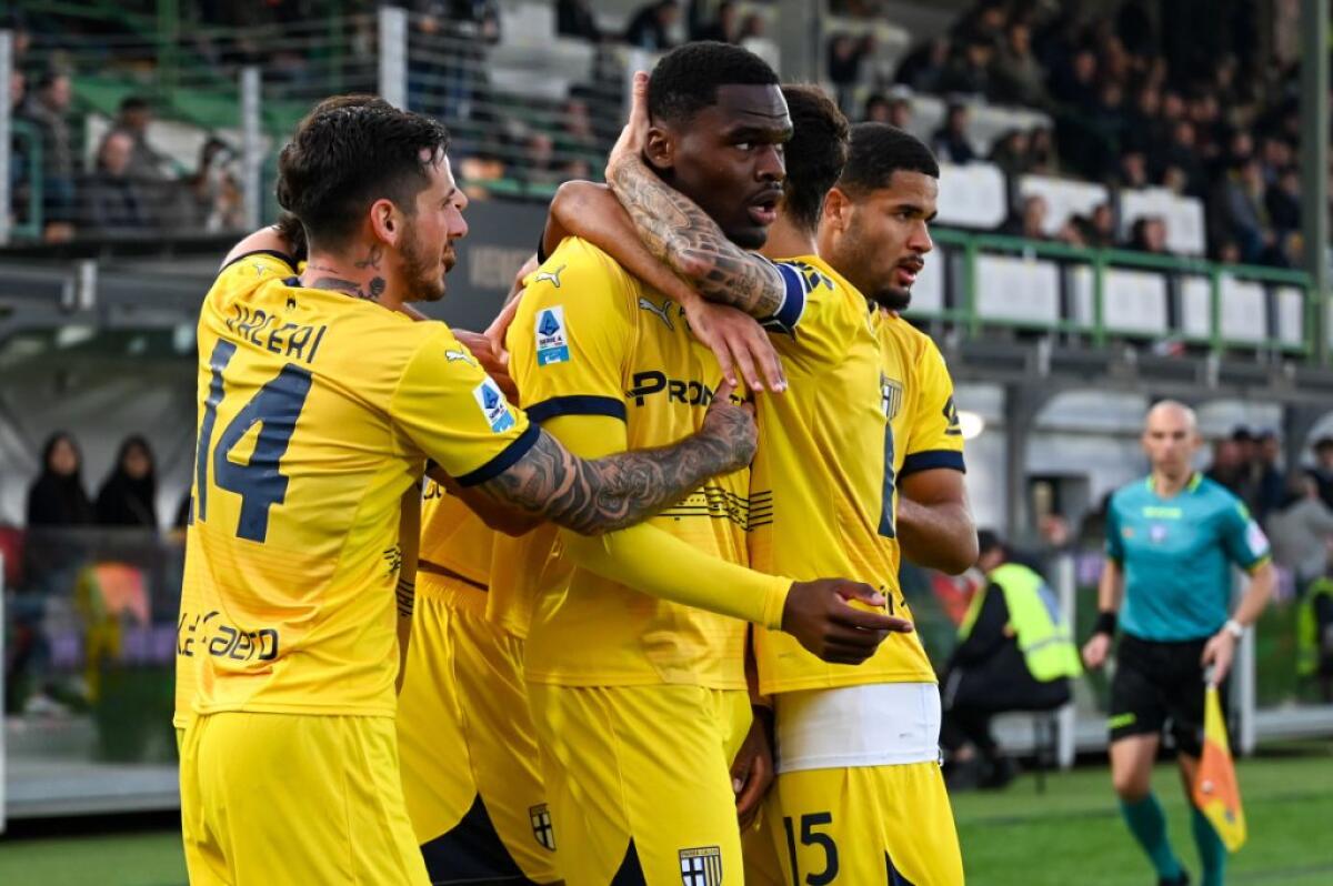 Il Parma ribalta il Venezia e vince la sfida salvezza - 