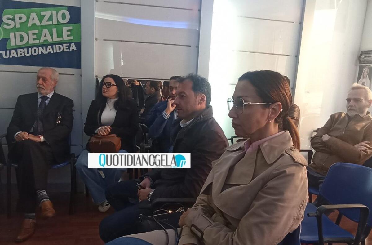 Una panchina rossa in memoria di Giulia Cecchettin, Cascio: "Fenomeno ancora molto grave" - 