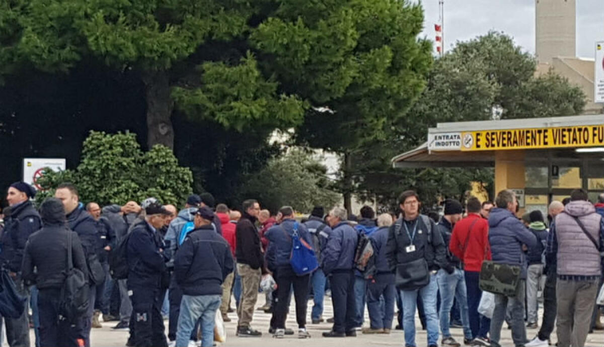 Vertenza Icos, Cobas: "Stato di agitazione fino a quando non ci sarà una soluzione positiva" -
