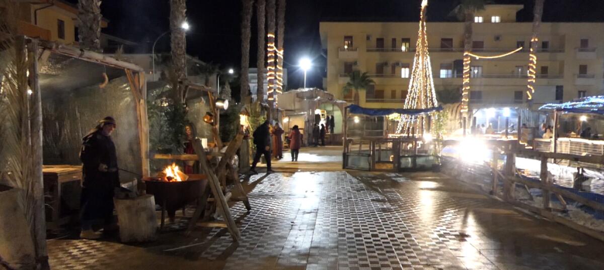 Grandi e piccini al lavoro per il "Natale a Betlemme" - 