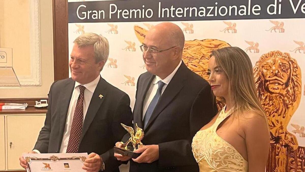 Premiato con il Leone d’Oro il siciliano Pietro Vento, direttore di Demopolis -