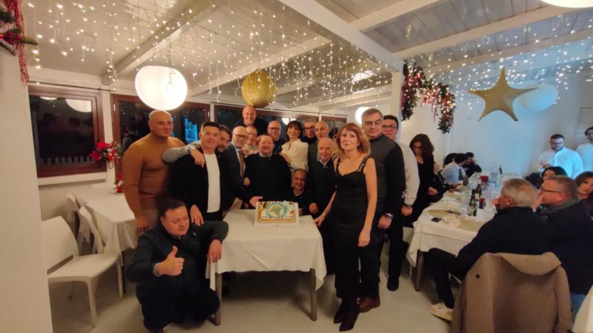 Gli ex alunni della quinta B geometri insieme dopo trentotto anni - 