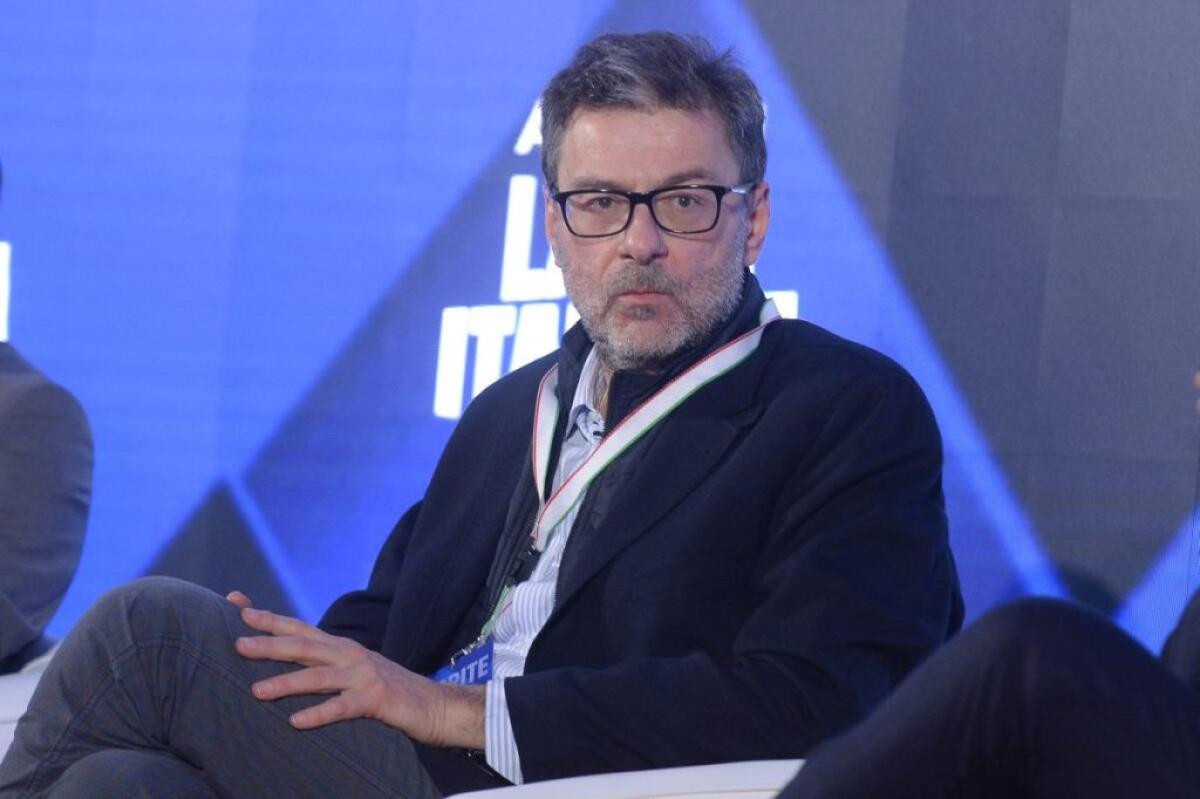 Giorgetti “Crescita asfittica, declino demografico è gravissimo” - 