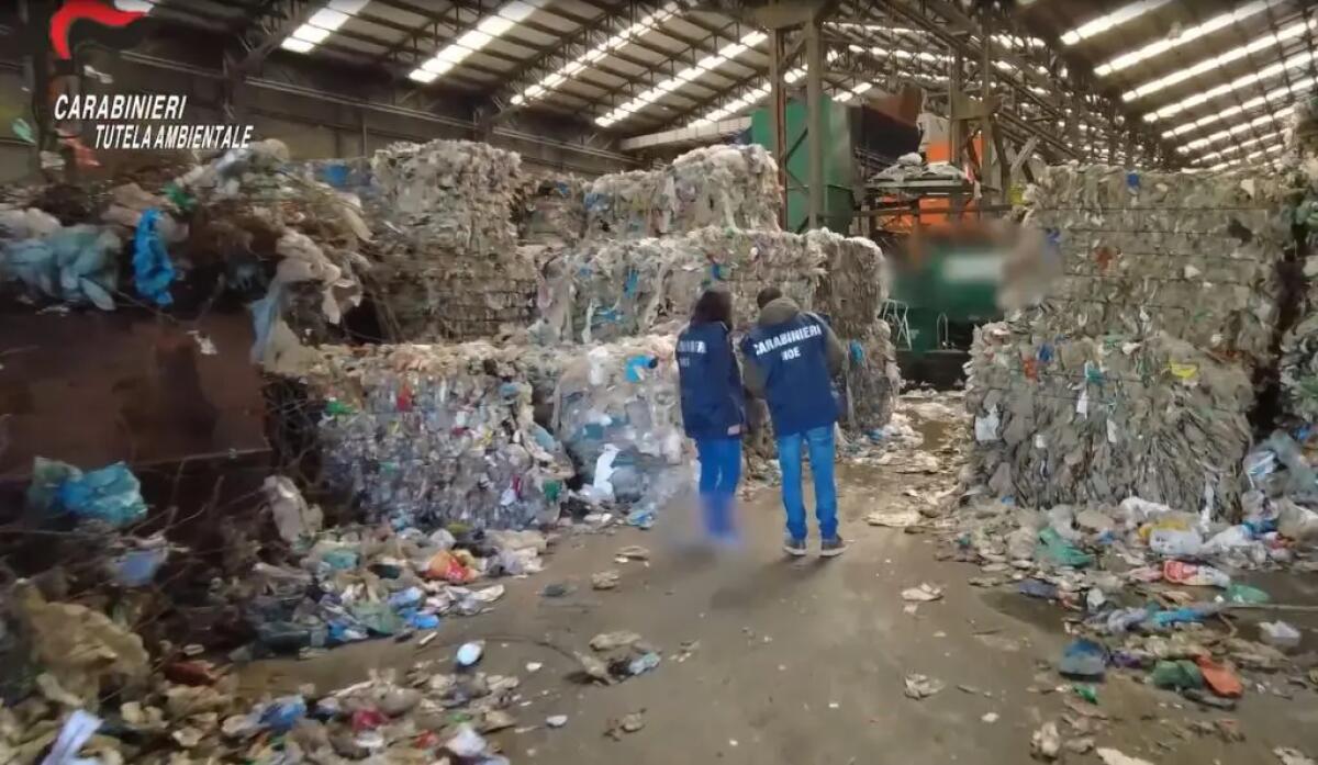 Gestione illecita dei rifiuti, sequestrato impianto a Caivano - 