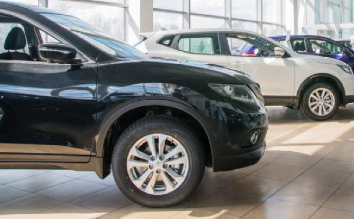 Accusato di aver messo in vendita auto con chilometraggio "ritoccato": improcedibilità per un esercente - Immagine repertorio