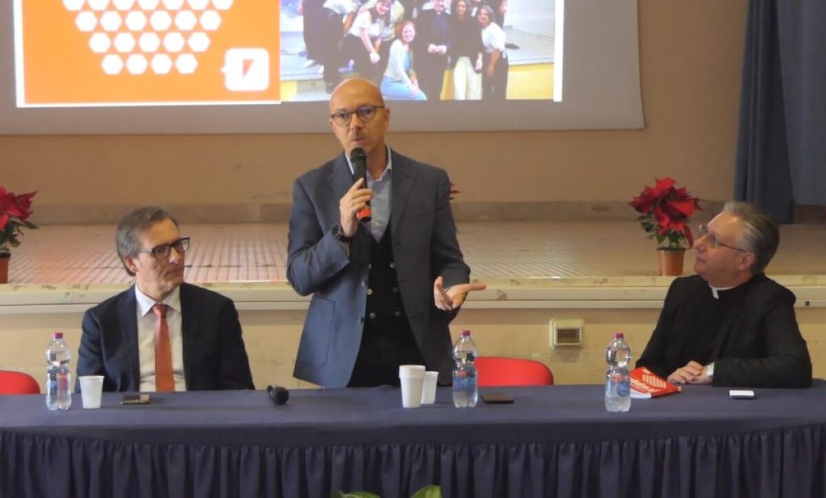 Etica e legalità, il Procuratore Vella incontra gli studenti del classico - 