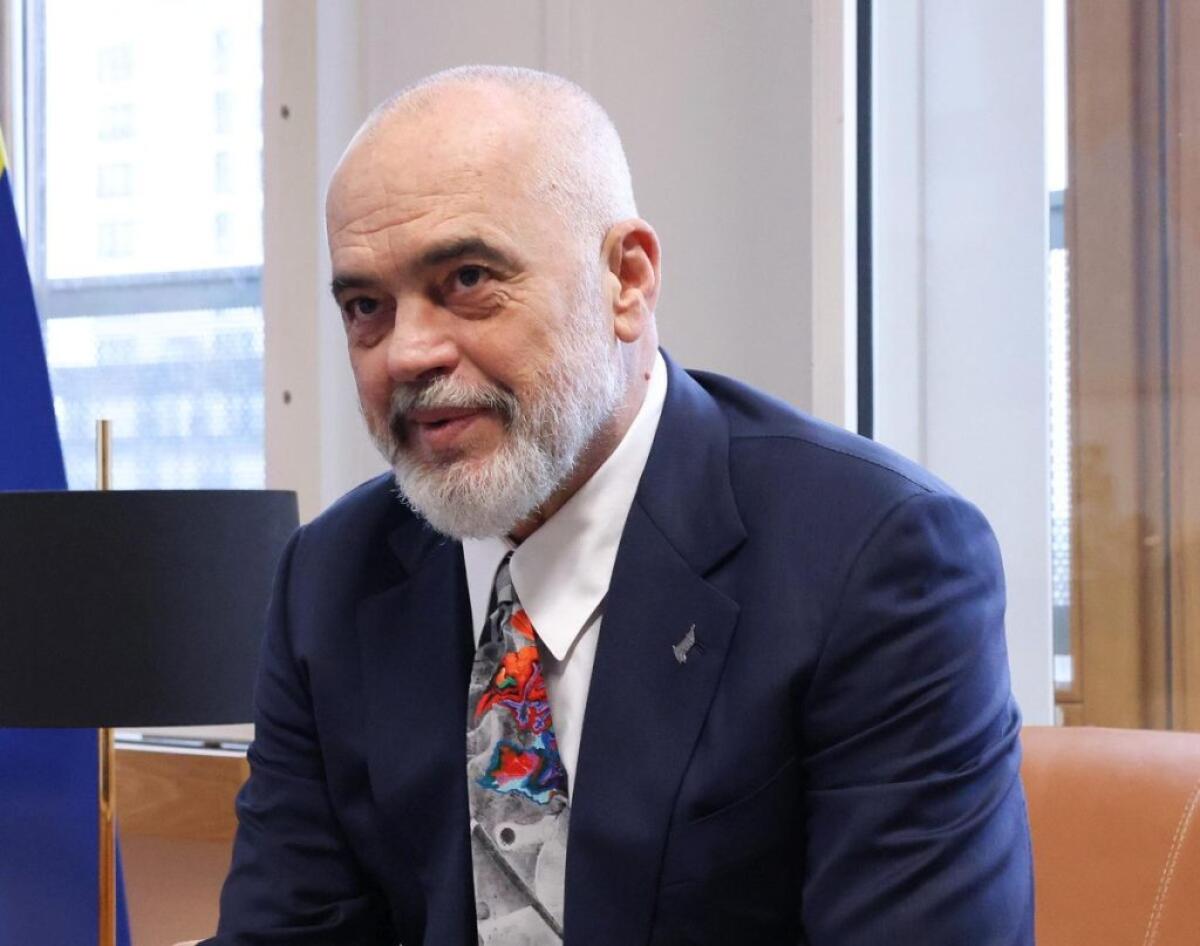 Albania, Rama annuncia il blocco di TikTok per un anno - 