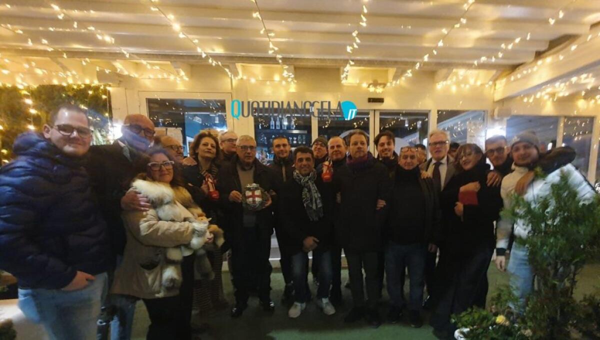 L'albero Dc contro le violenze, Cuffaro: "Su royalties sostegno alla città, Mpa in giunta? Sono così..." - Il gruppo della Dc