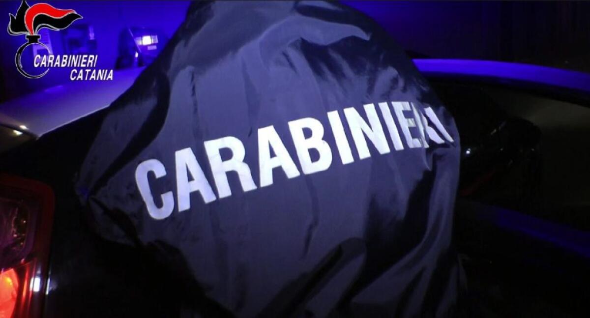 Furti d’auto ed estorsioni nel catanese, 12 misure cautelari - 