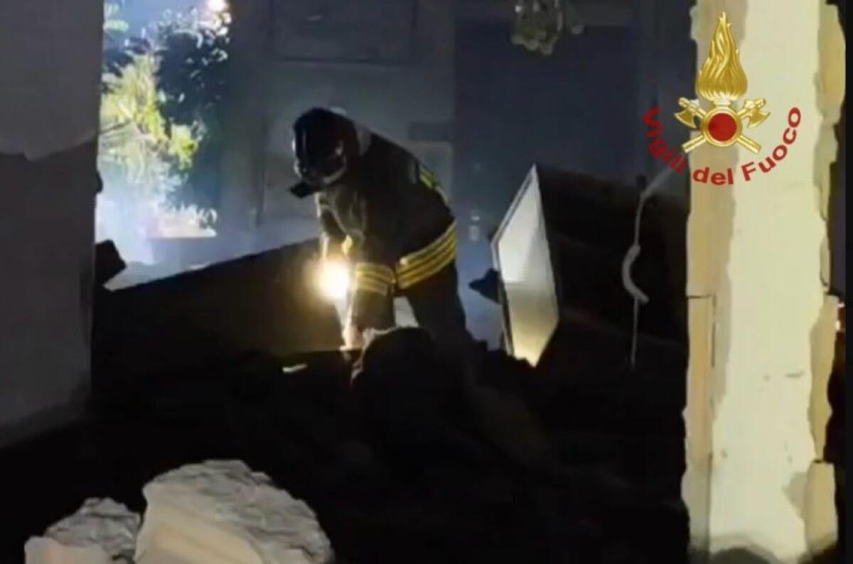 Esplosione in una villetta ad Aprilia, le vittime salgono a tre - 