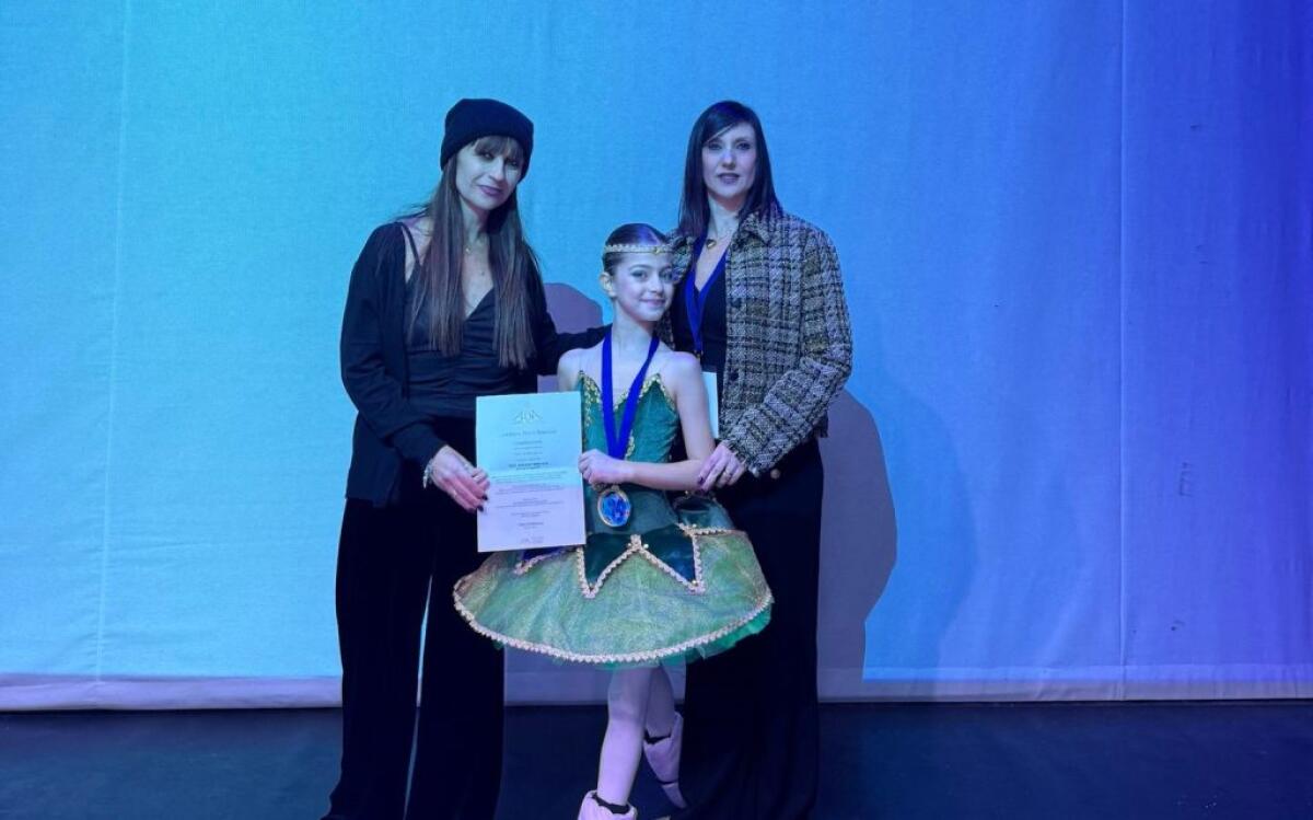 Sicily dancing festival, importanti affermazioni per le allieve della scuola "Arabesque" - Mariafrancesca Carpino premiata al termine della sua esibizione