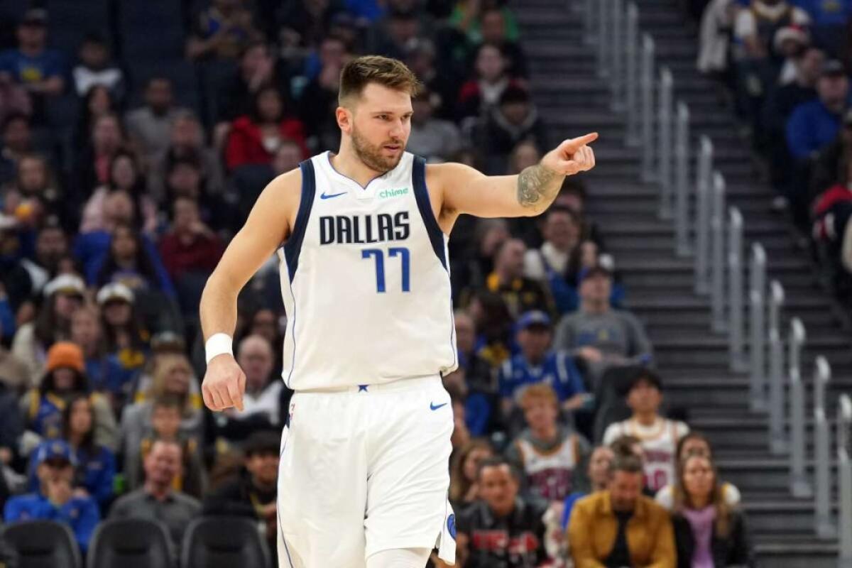 Super Doncic trascina Dallas, New York fa festa a Orlando - 