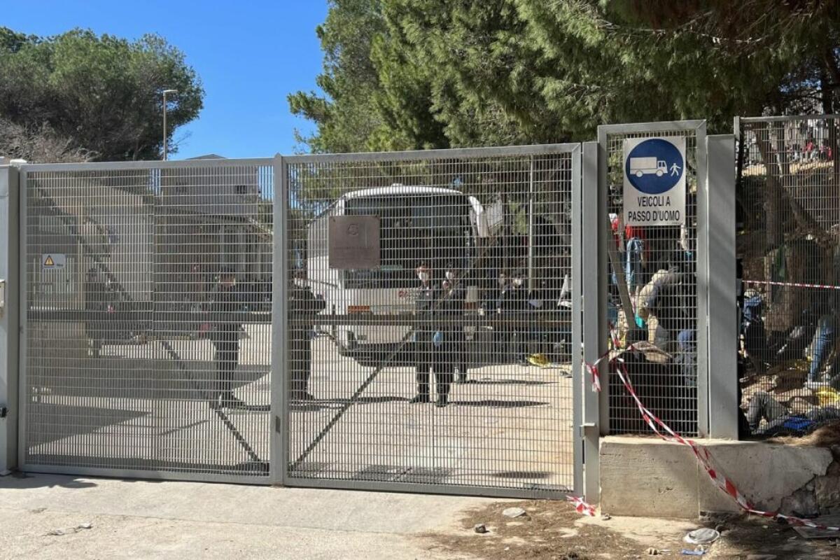 Bimba sopravvissuta a naufragio, trasferita nell’hotspot di Lampedusa - 