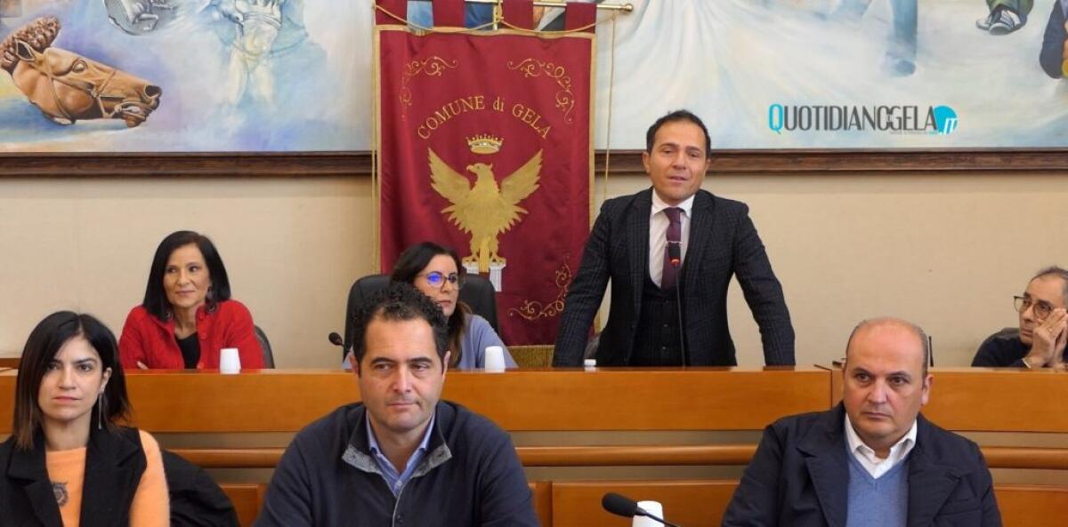 Subito prime verifiche in municipio, tante criticità sul tavolo di Di Stefano e del segretario generale - Curaba durante la presentazione in consiglio comunale