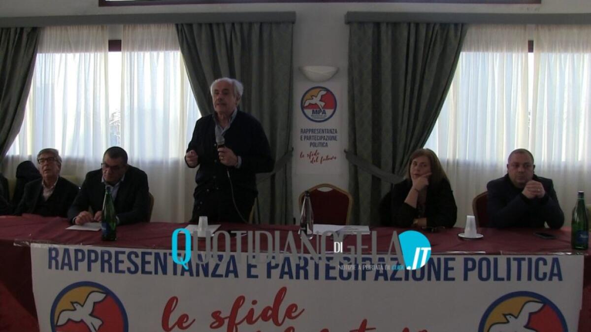 Mpa ufficialmente affiliato a Forza Italia, i lombardiani con gli azzurri: in città su fronti opposti - Gli esponenti locali Mpa insieme a Lombardo