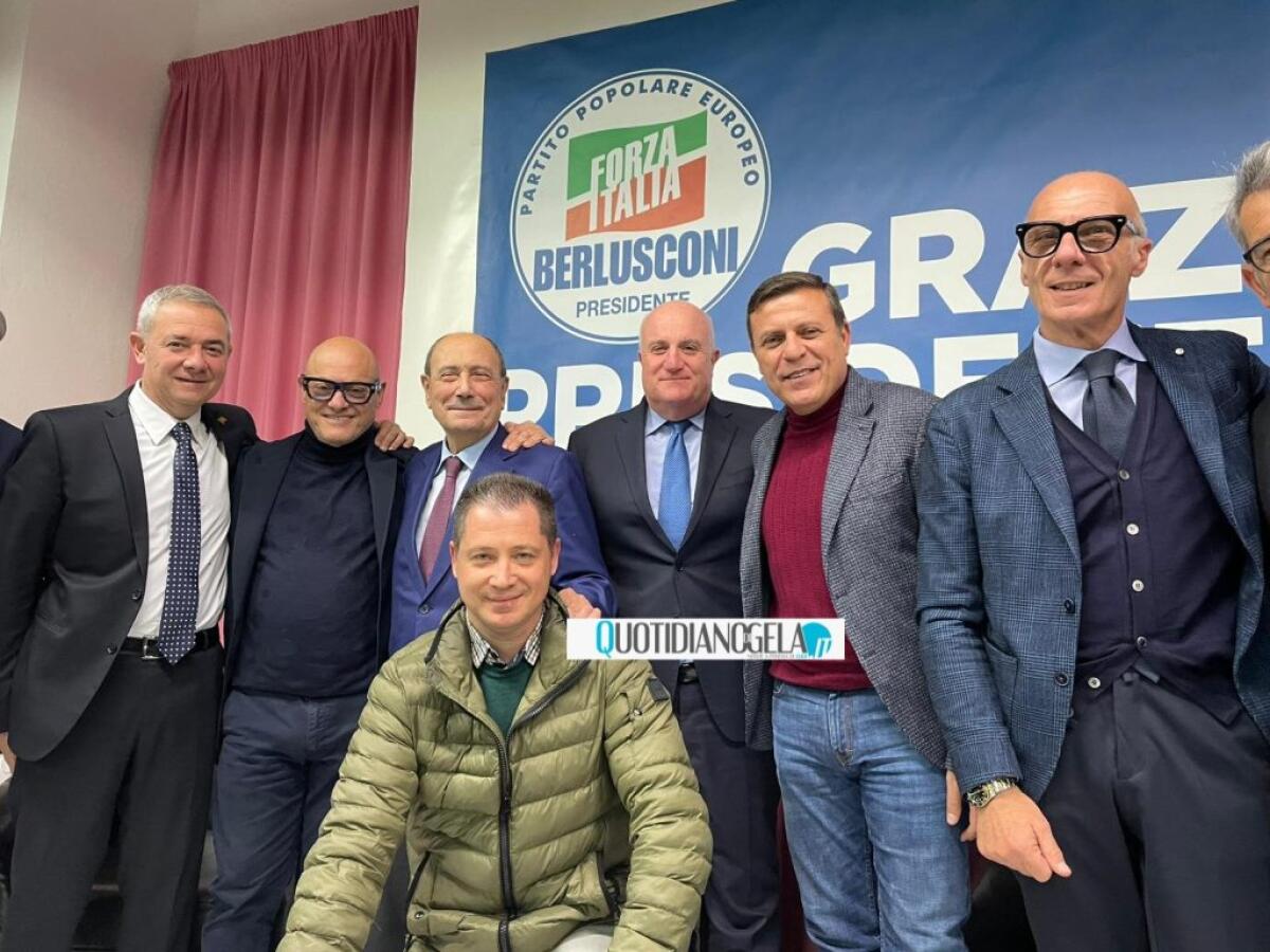 FI: "Non ci piace l'uso delle royalties per i debiti ma la città deve risollevarsi" - La delegazione locale con il presidente Schifani