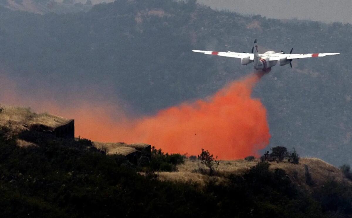 Inferno a Los Angeles, sale il bilancio delle vittime degli incendi - 