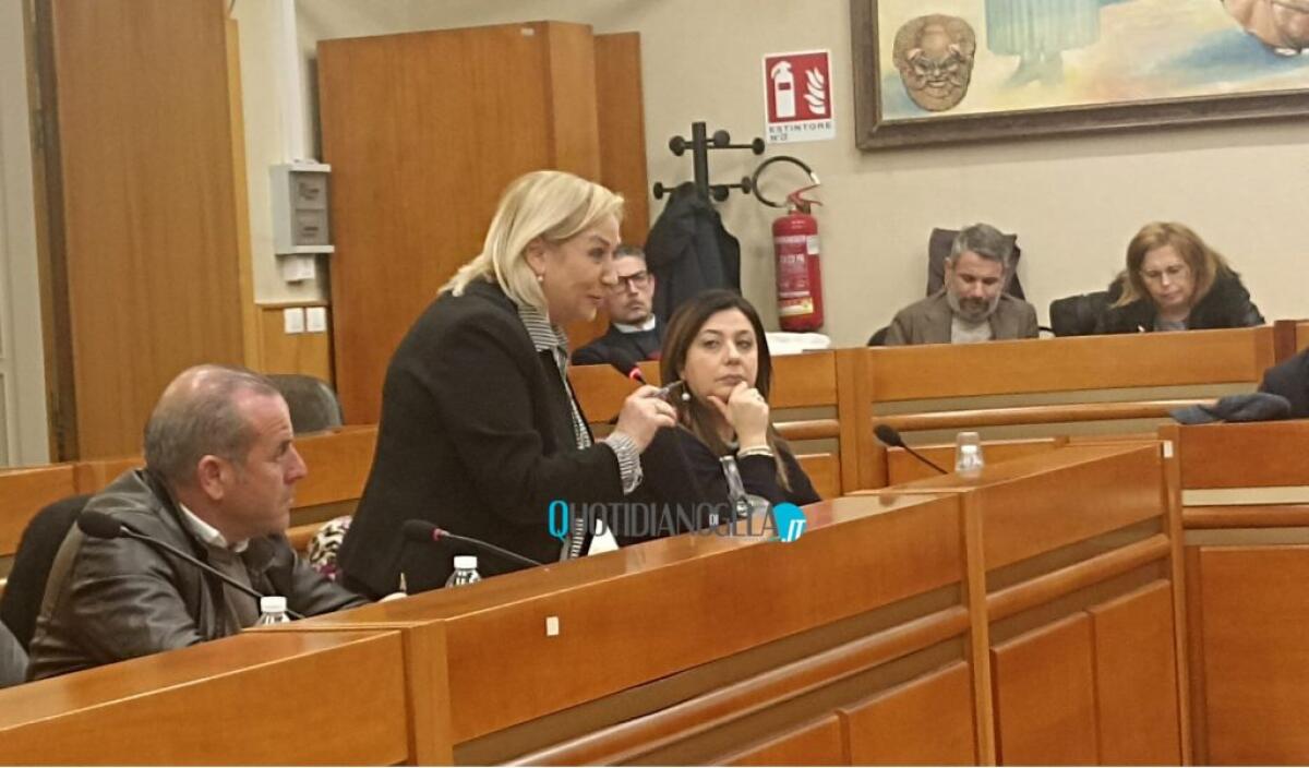 Cafà-Cosentino, discussione fissata a marzo: si deciderà sul ricorso per il posto in consiglio - Il consigliere Cosentino in aula