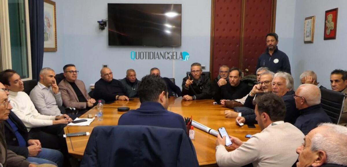 Decoro, strade e sicurezza, le richieste dei comitati: "Finalmente saranno istituzionalizzati" - I rappresentanti dei comitati riuniti insieme all'amministrazione