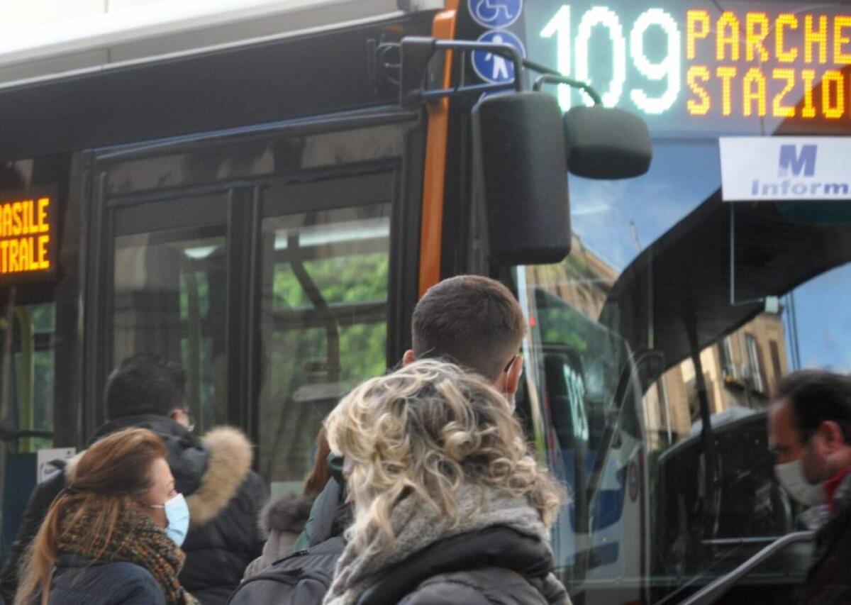 Sindacati proclamano sciopero del personale Amat, l’1 marzo fermi bus e tram a Palermo - 