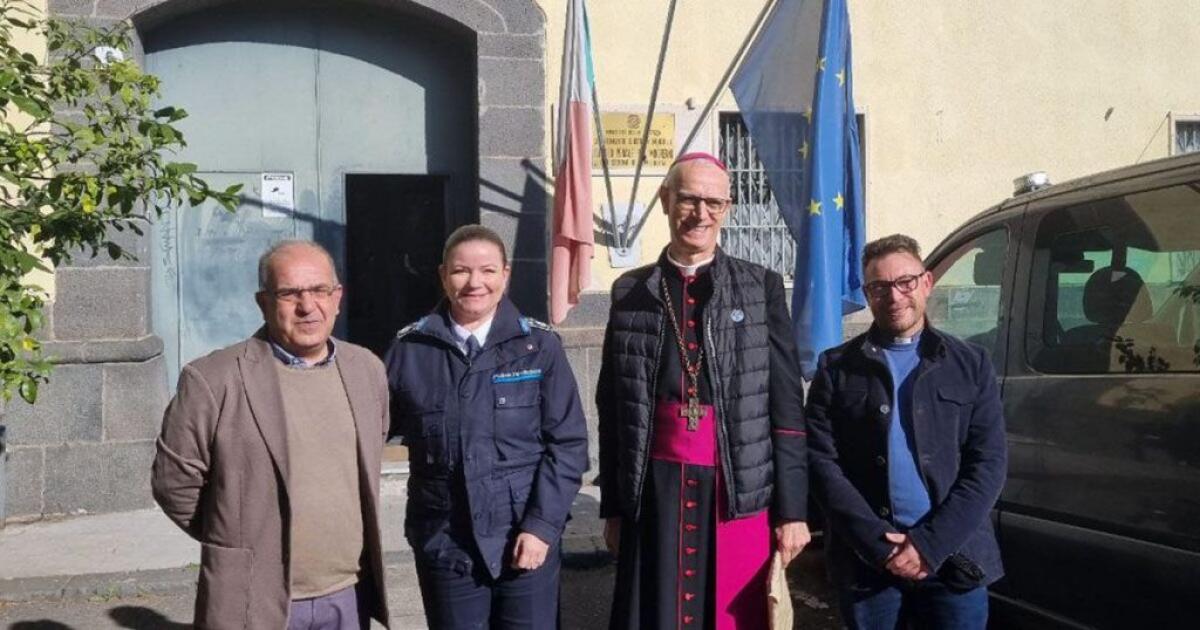 Il vescovo Raspanti in visita all’Istituto Penale per Minorenni di Acireale - 