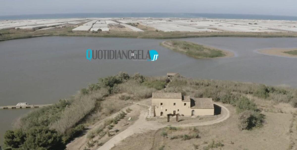 Sbancarono una duna in una zona protetta, chiesta la condanna per due titolari di ditte - La zona della Riserva Biviere