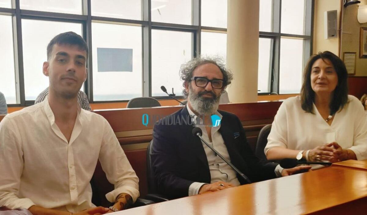 "Ecotassa" per le discariche, M5s: "Risaniamo e assicuriamo fondi al Comune in dissesto" - Tomasi, Castellana e Lupo del gruppo M5s