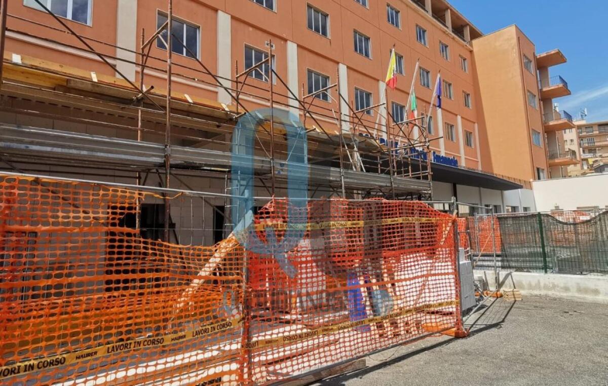 Furto in un cantiere dell'ospedale "Vittorio Emanuele": due assolti -