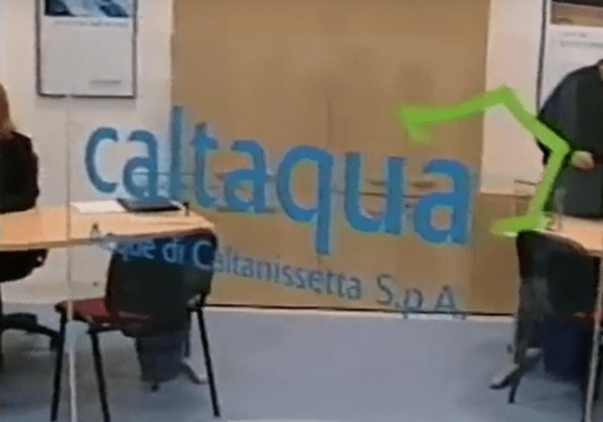 Riciclaggio e distrazione fondi, perquisizioni negli uffici Caltaqua: indagine a tutto campo -