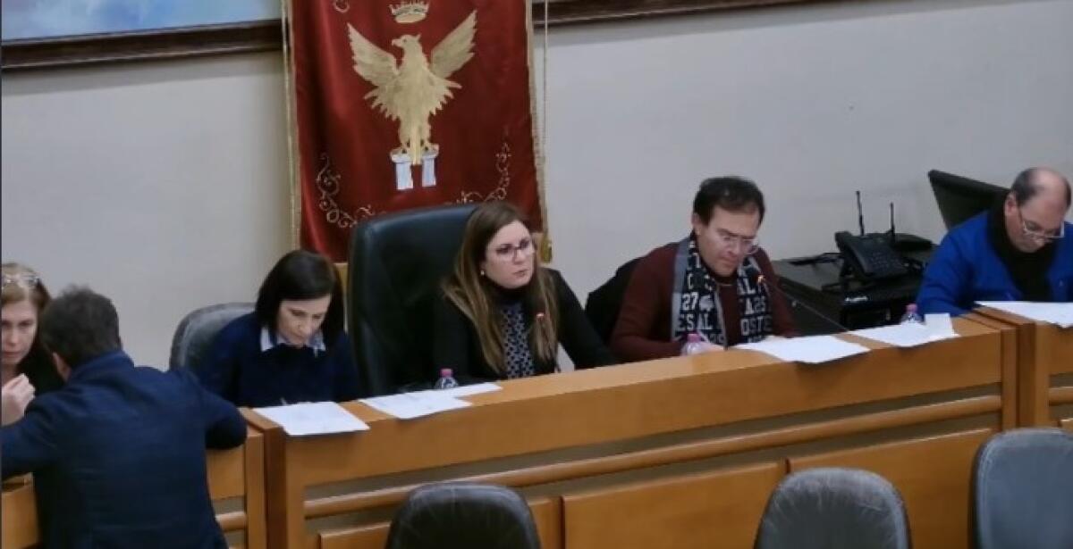 La tassa di soggiorno può attendere, aula rinvia: va conclusa la discussione sulla videosorveglianza - 