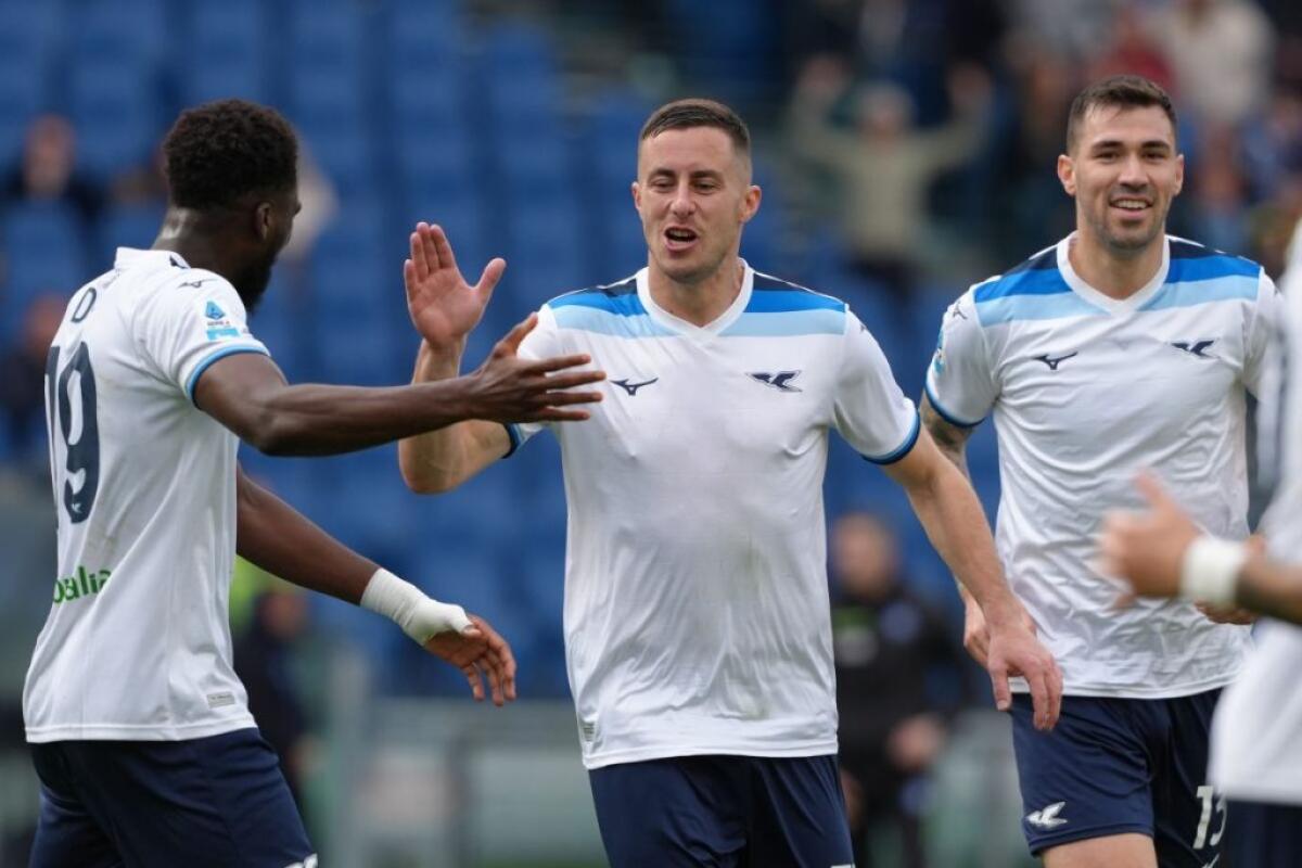 La Lazio travolge il Monza 5-1 e torna al quarto posto -