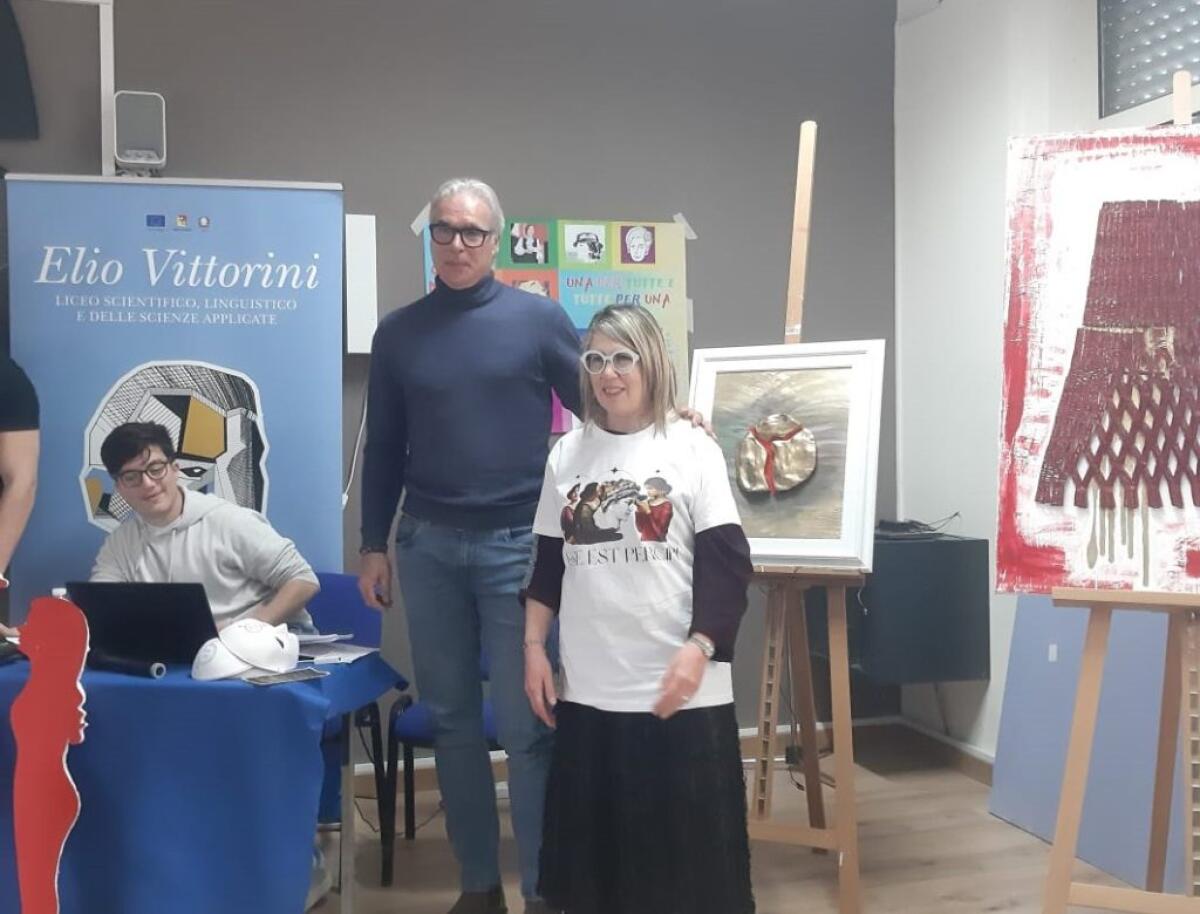 Il valore della giornata delle donne celebrato al "Vittorini" con le opere di Russo -